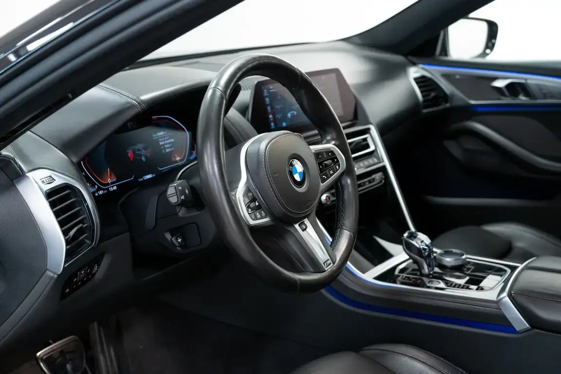 BMW 8 SERIES