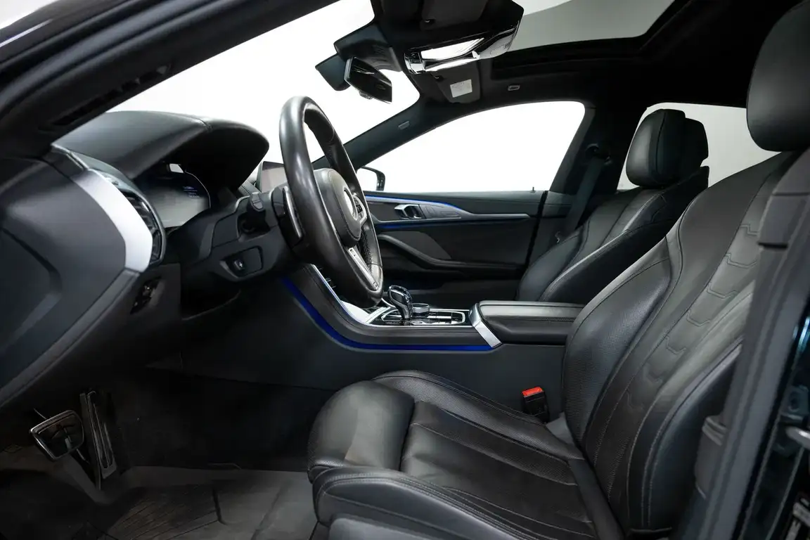BMW 8 SERIES