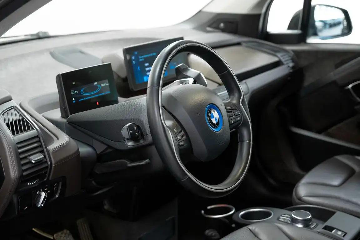 BMW I3