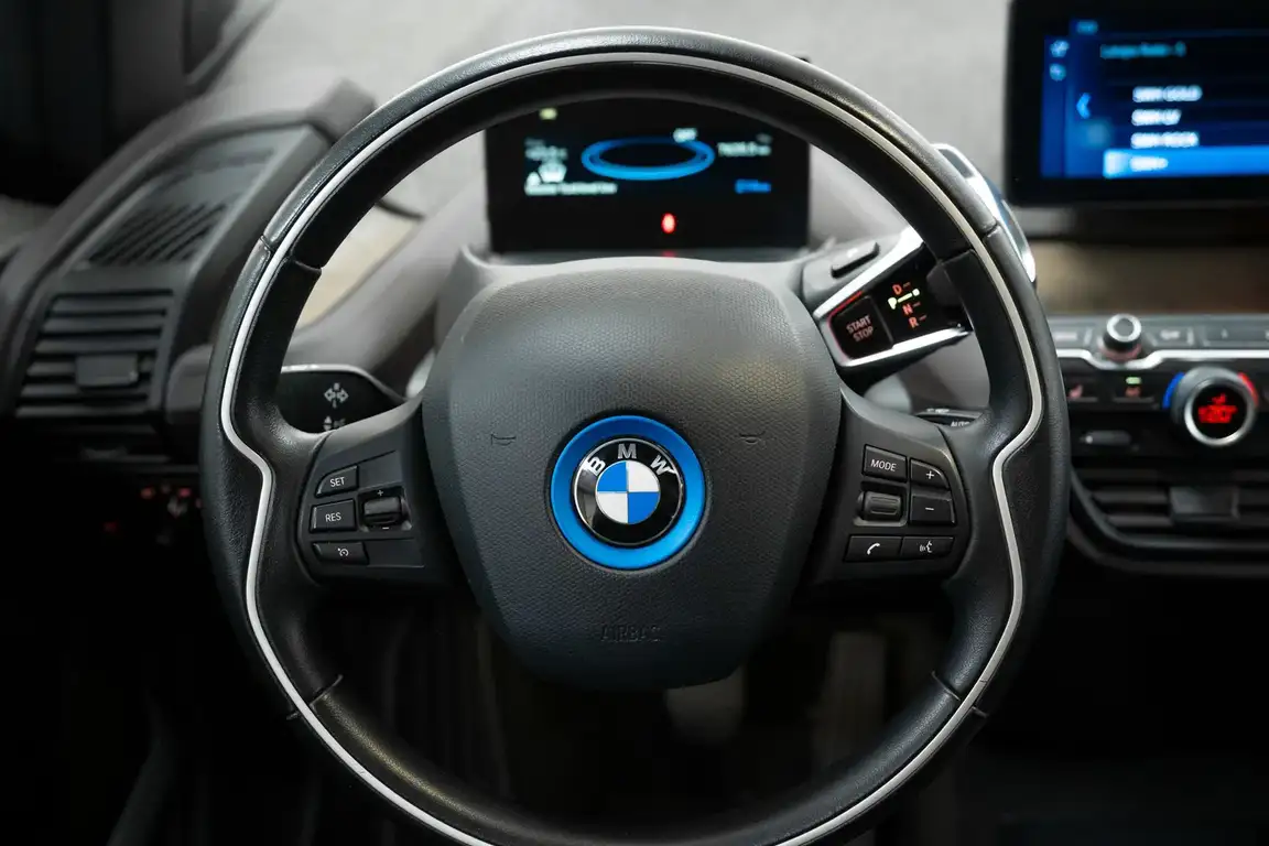 BMW I3
