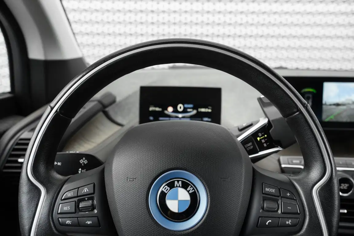 BMW I3