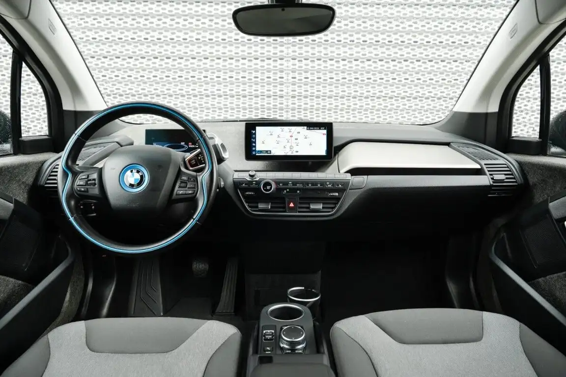 BMW I3