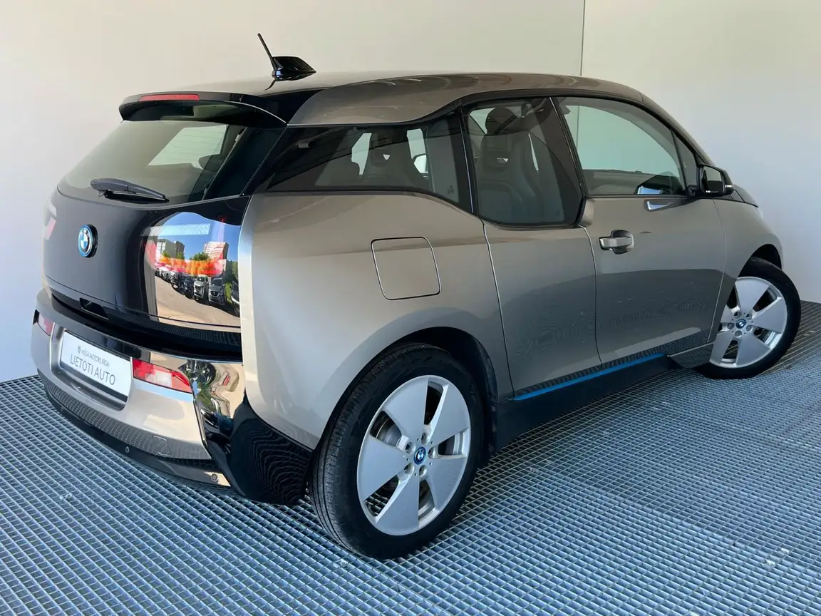 BMW I3