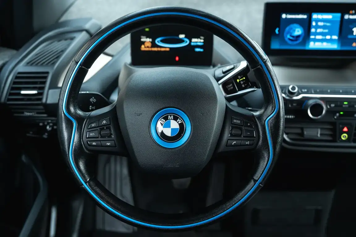 BMW I3
