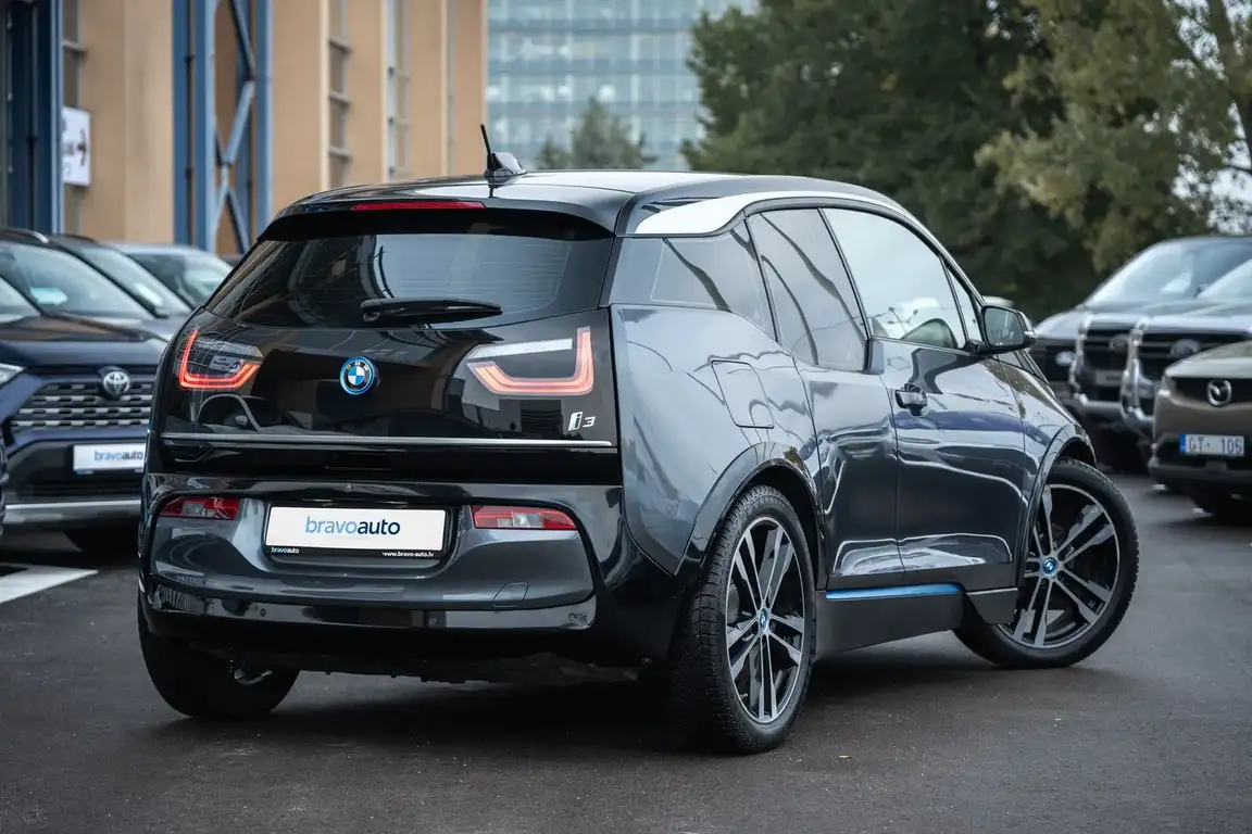BMW I3
