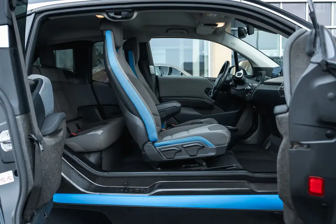 BMW I3