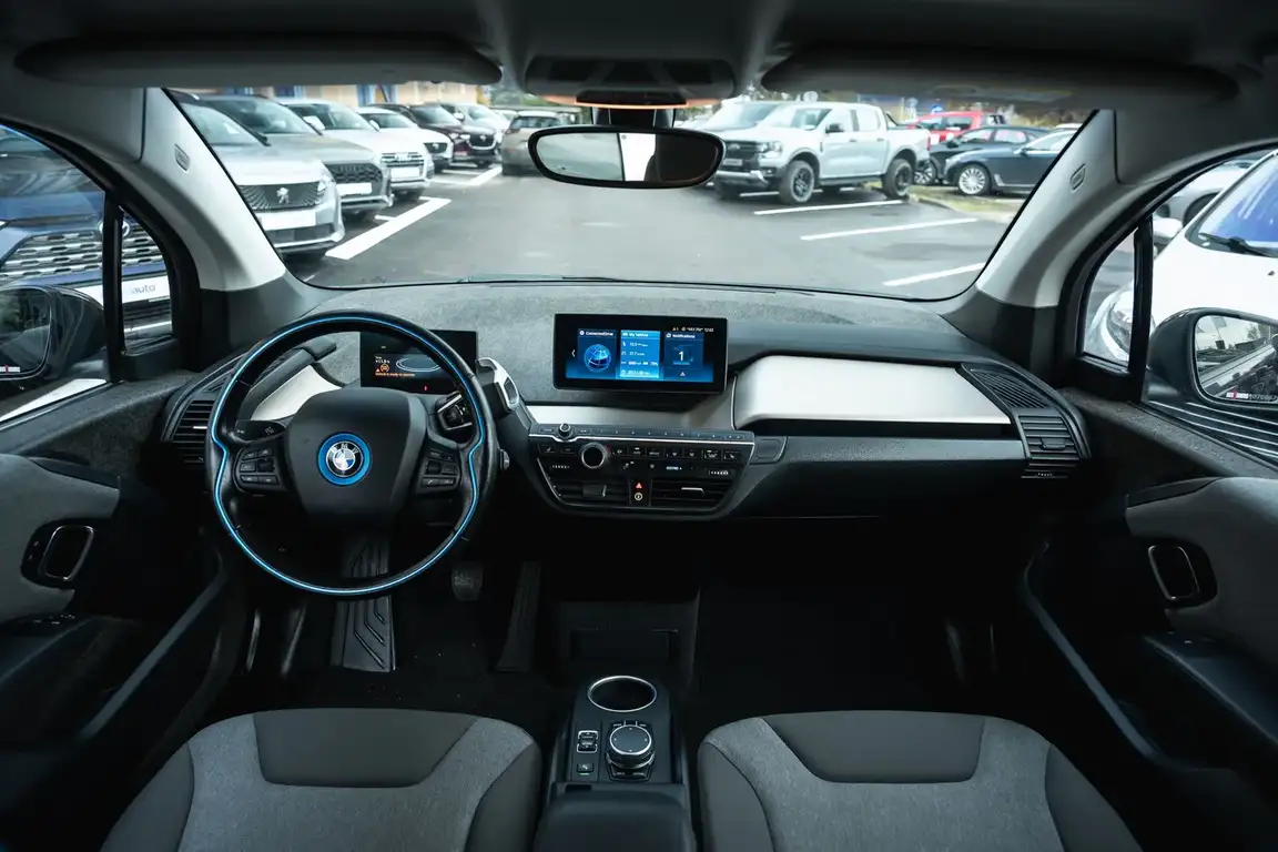 BMW I3