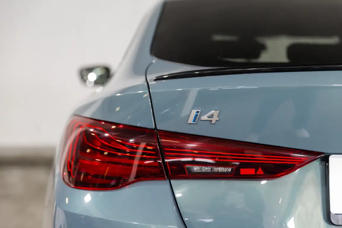 BMW I4