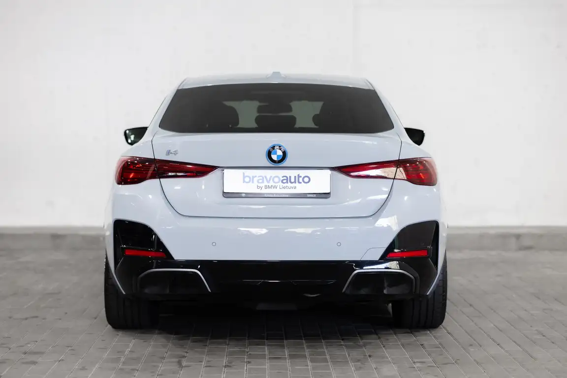 BMW I4