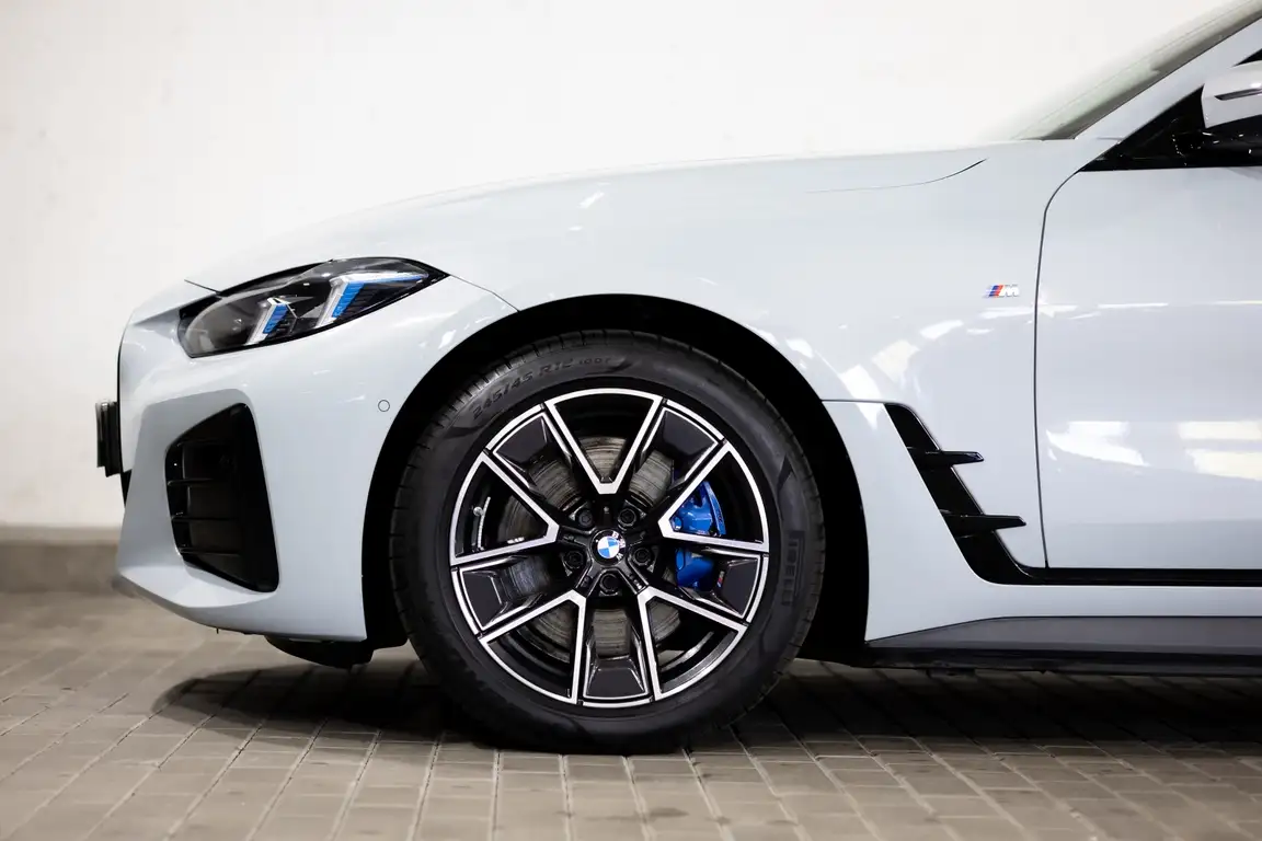 BMW I4