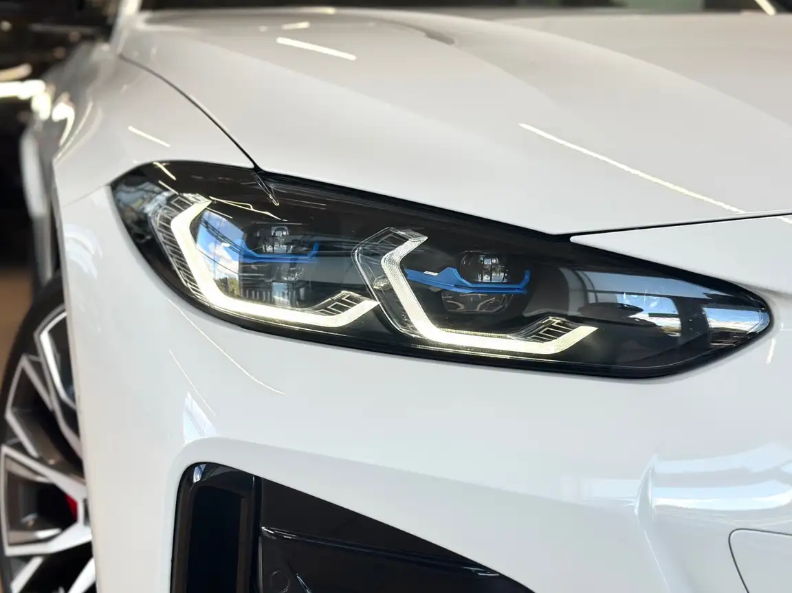 BMW I4