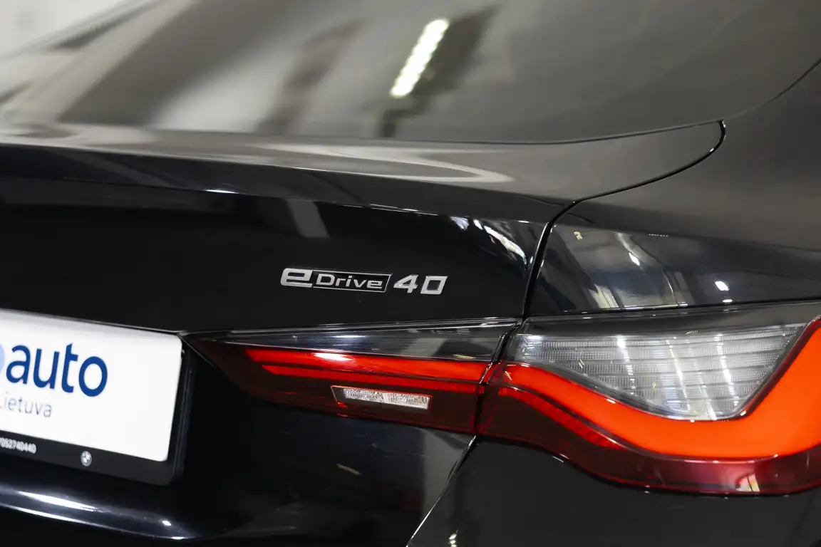 BMW I4