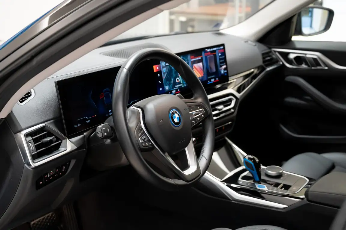 BMW I4