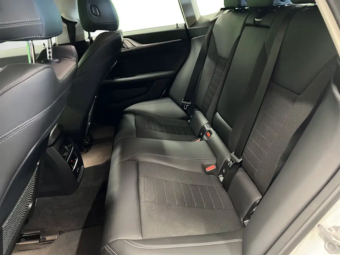 BMW I4