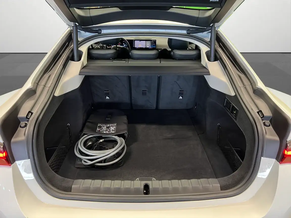 BMW I4