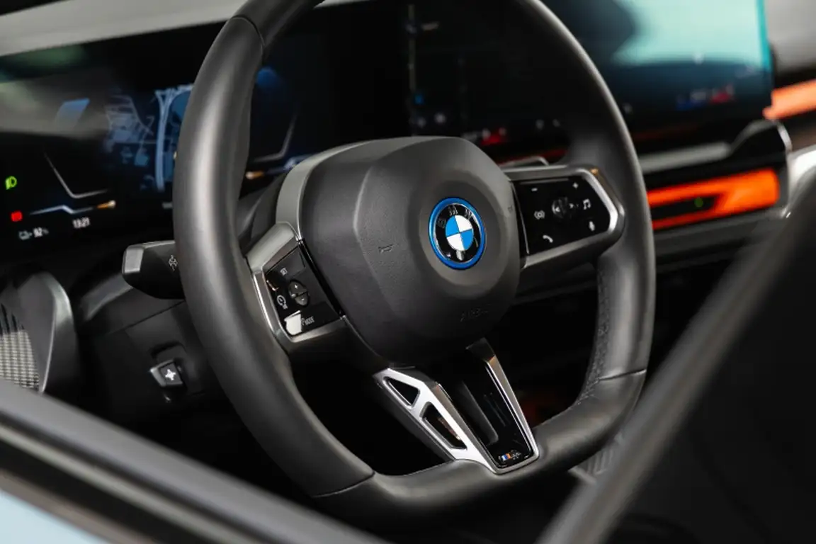 BMW I5