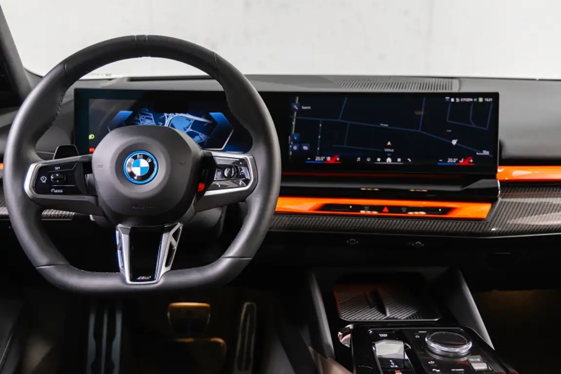 BMW I5