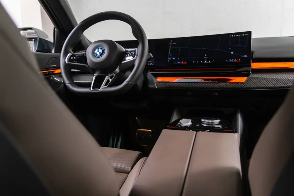 BMW I5