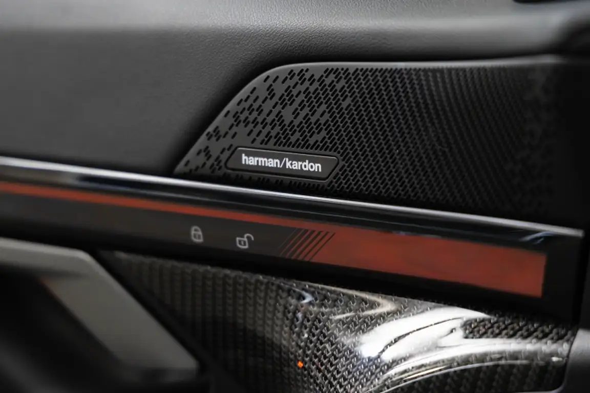 BMW I5