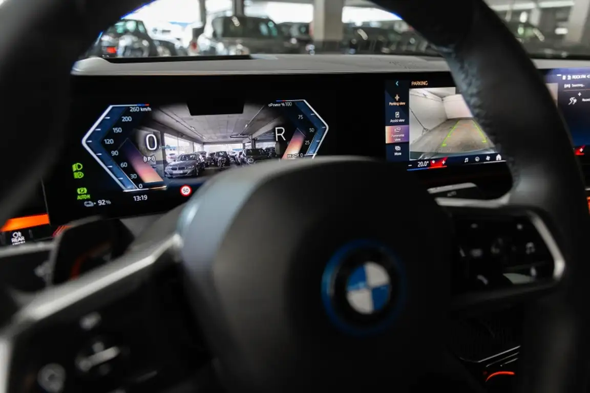 BMW I5