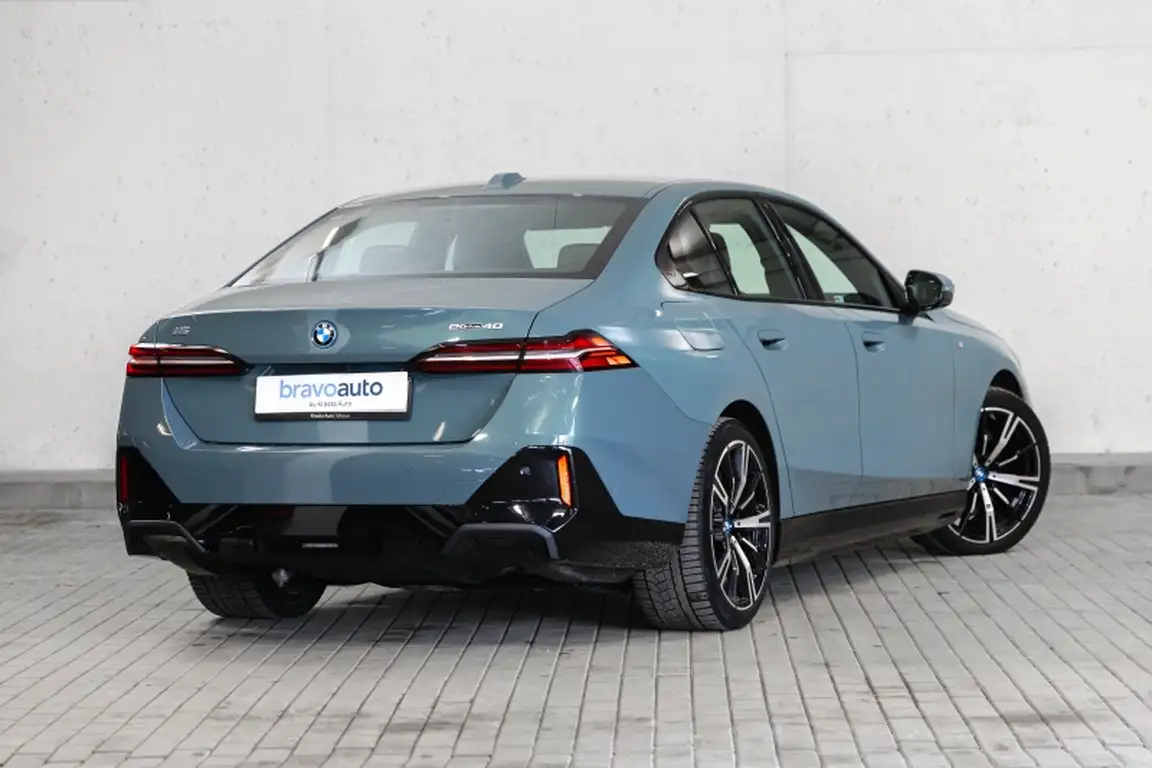 BMW I5