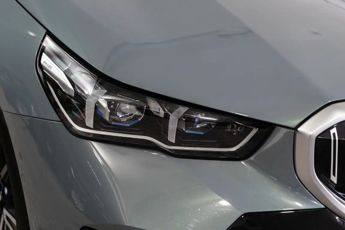BMW I5