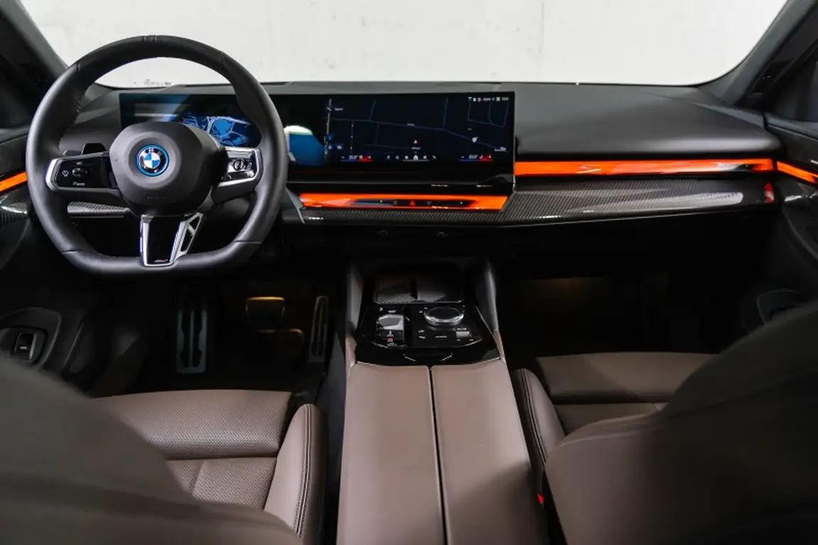 BMW I5