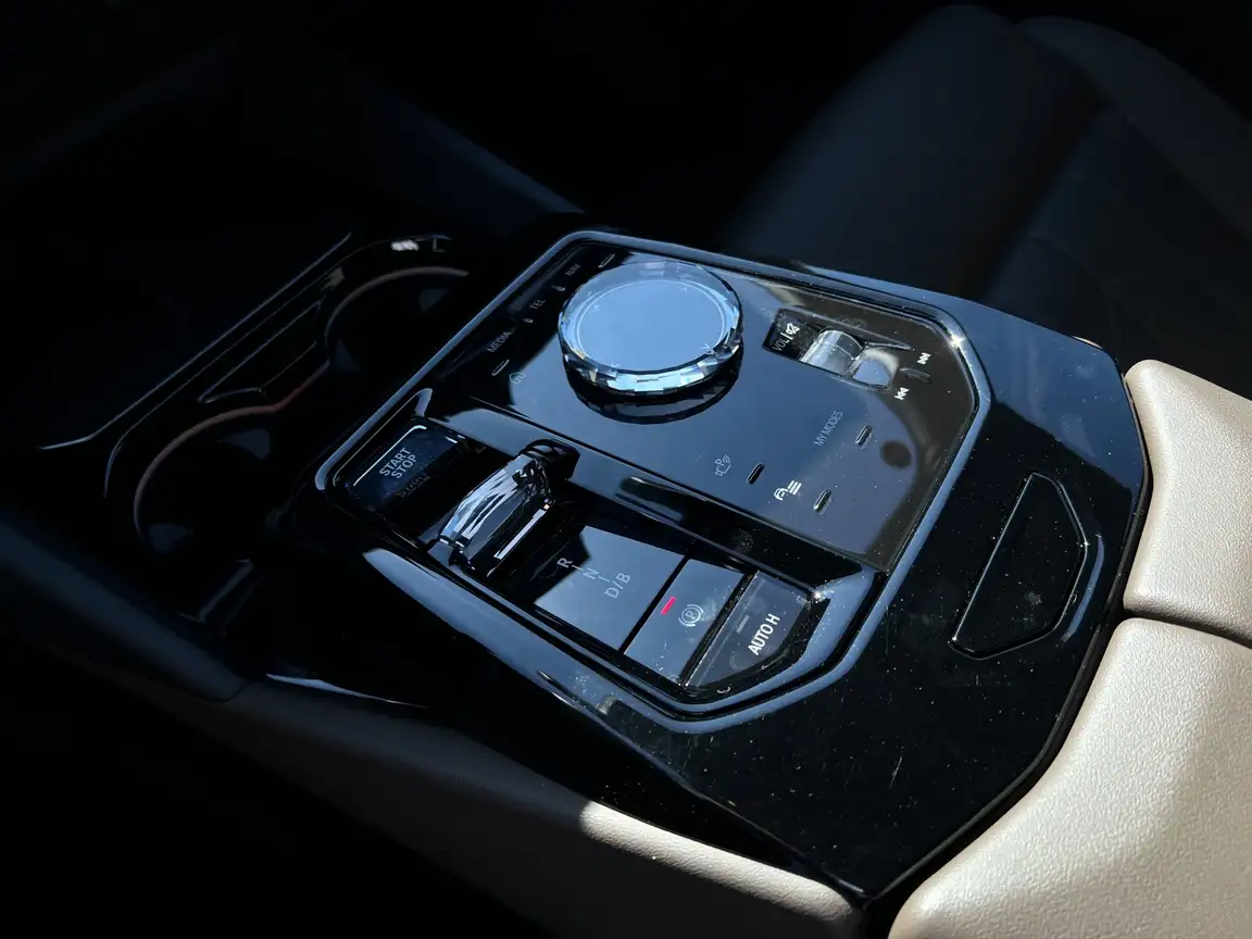 BMW I5