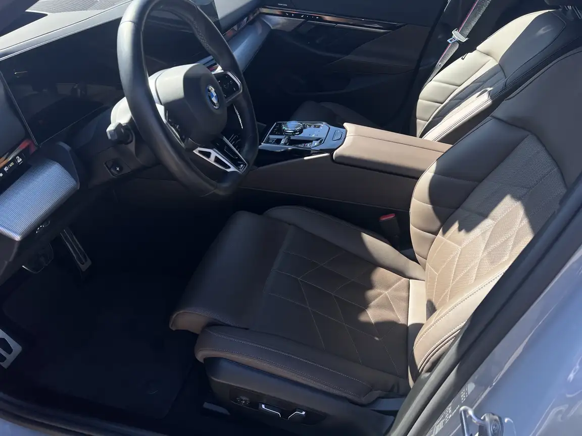 BMW I5