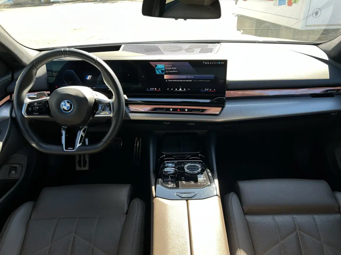 BMW I5
