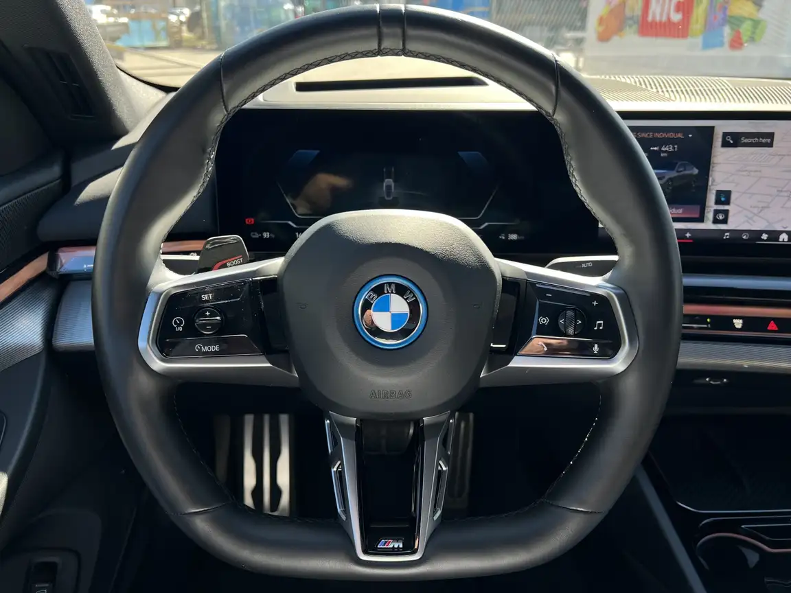 BMW I5