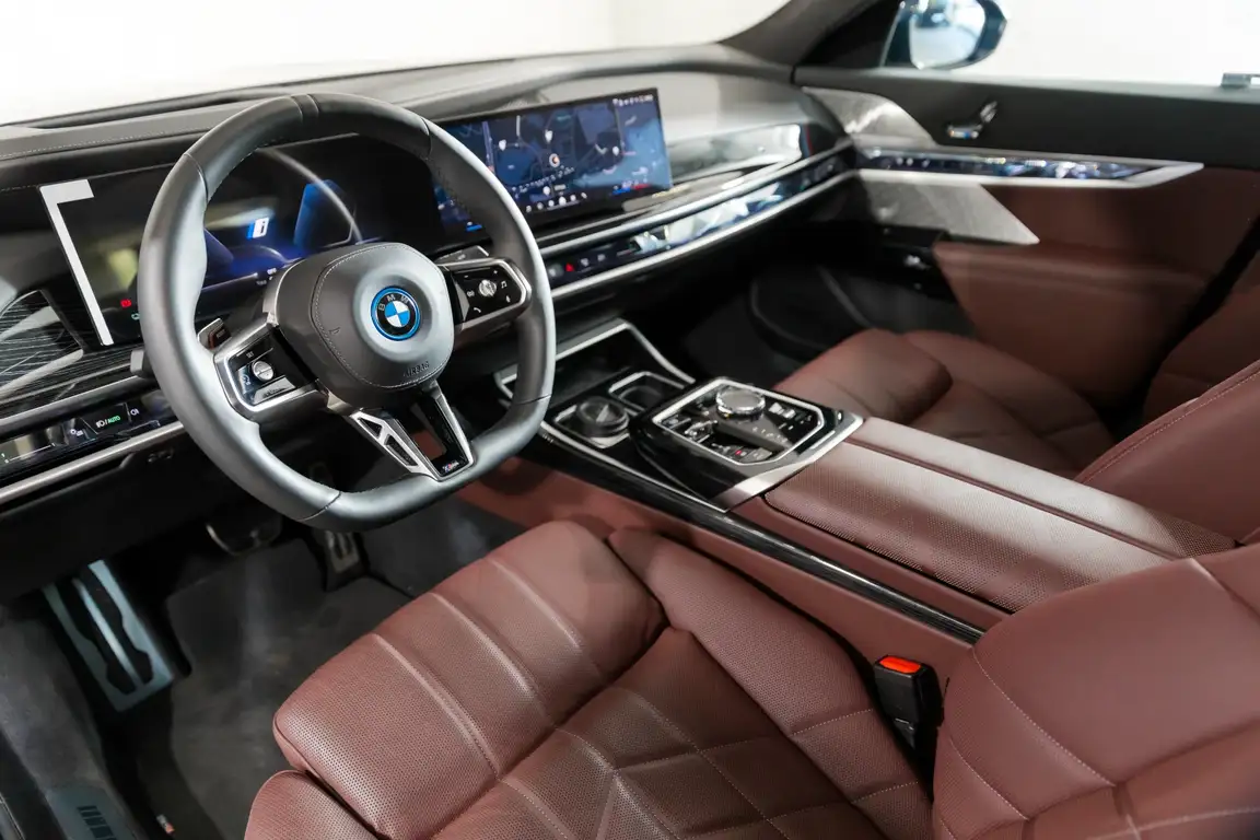 BMW I7