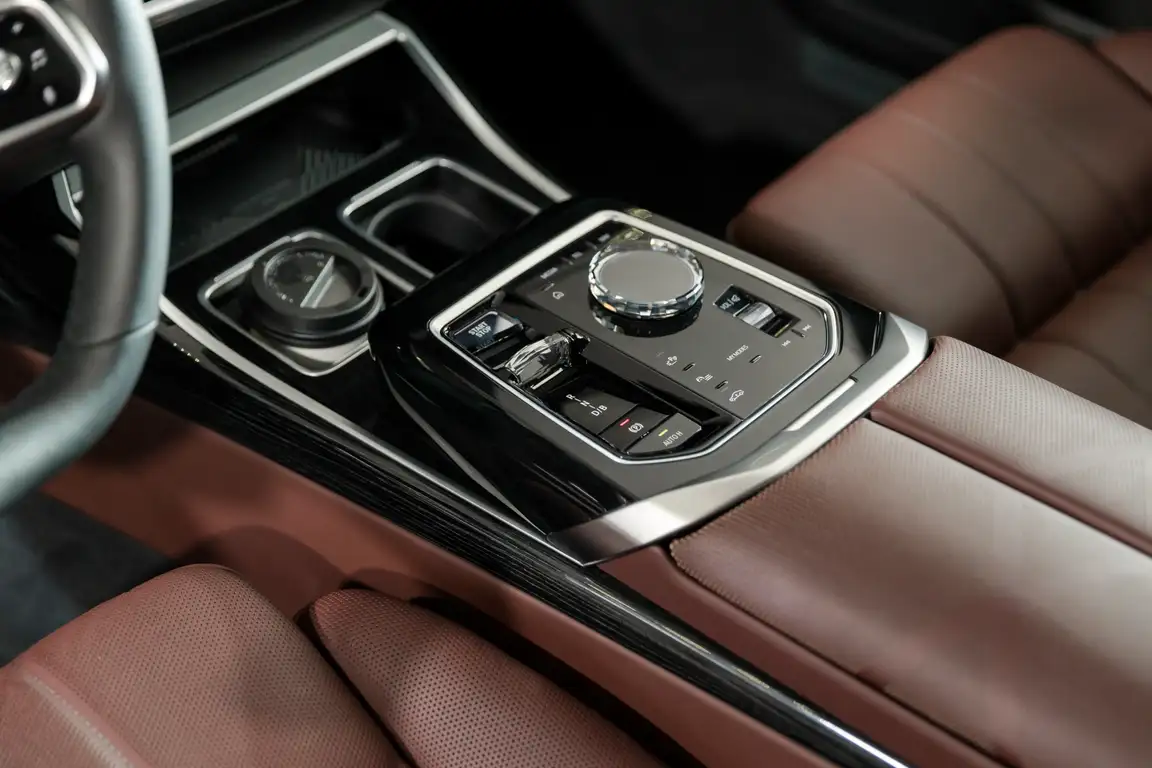 BMW I7