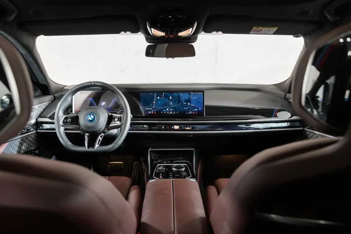 BMW I7