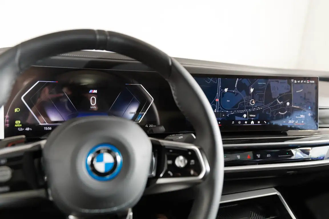 BMW I7