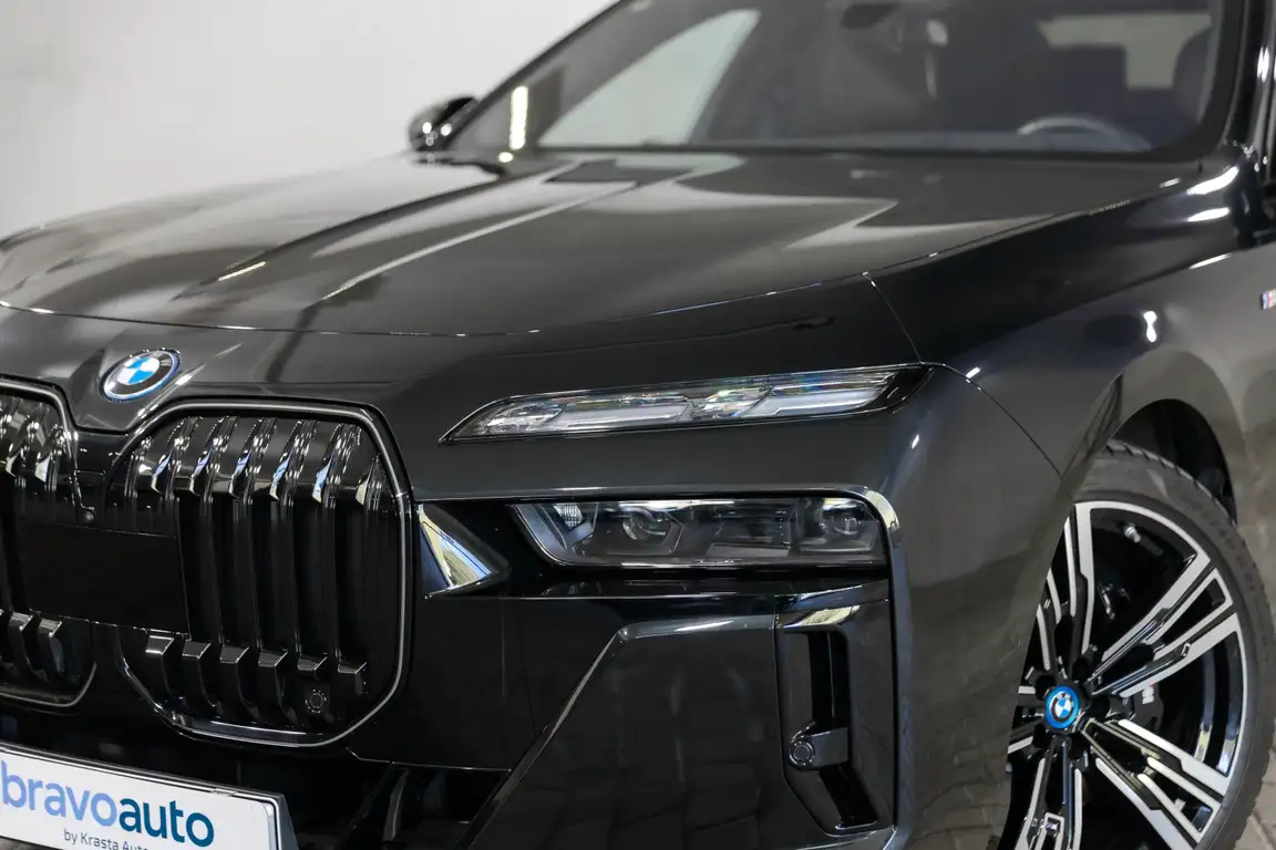 BMW I7