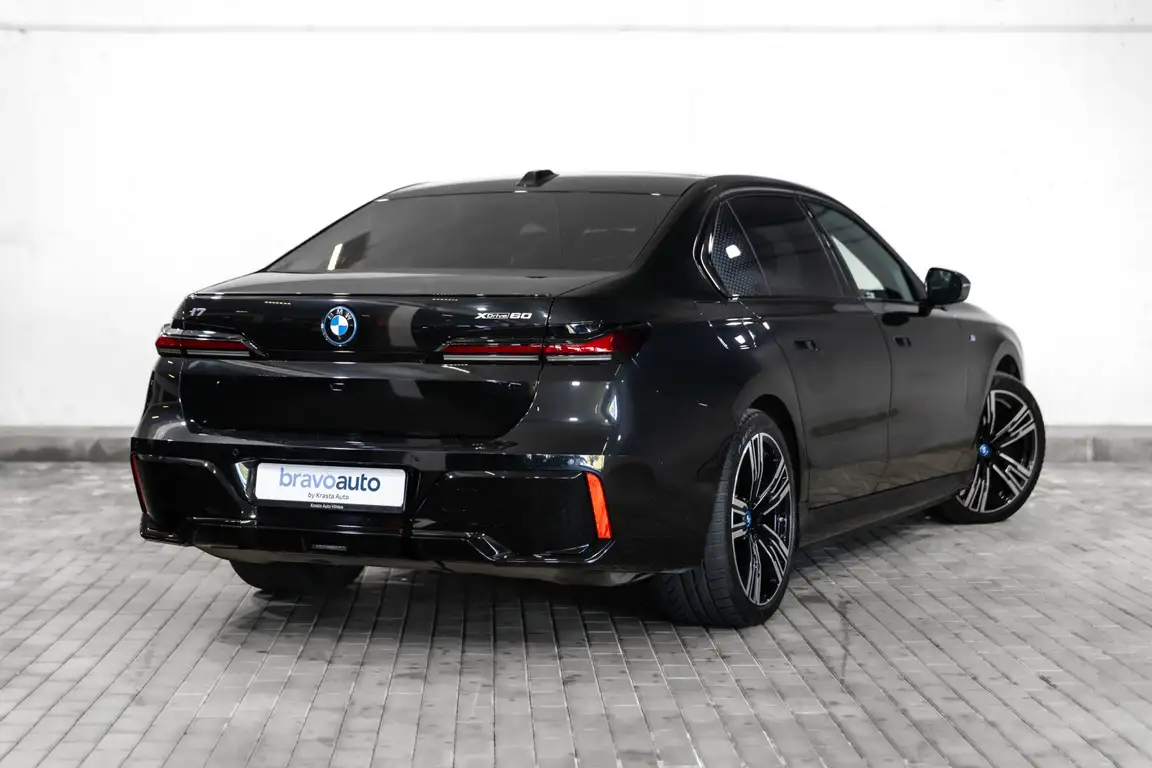 BMW I7