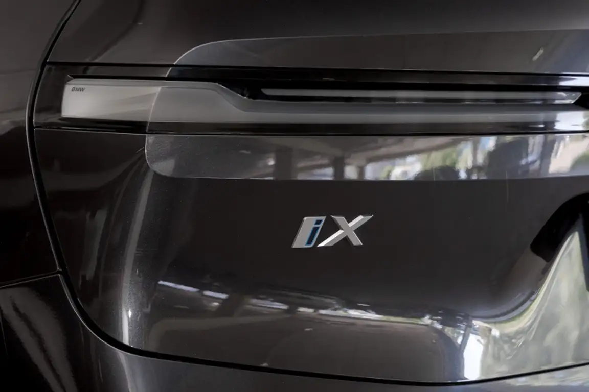 BMW IX