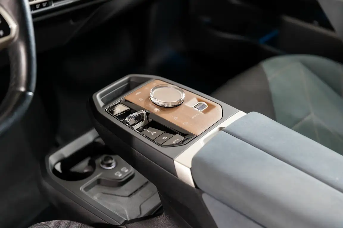 BMW IX