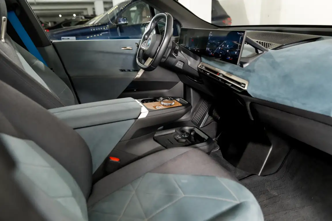 BMW IX