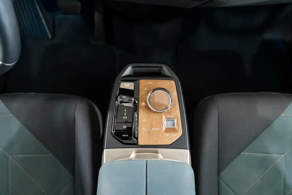 BMW IX