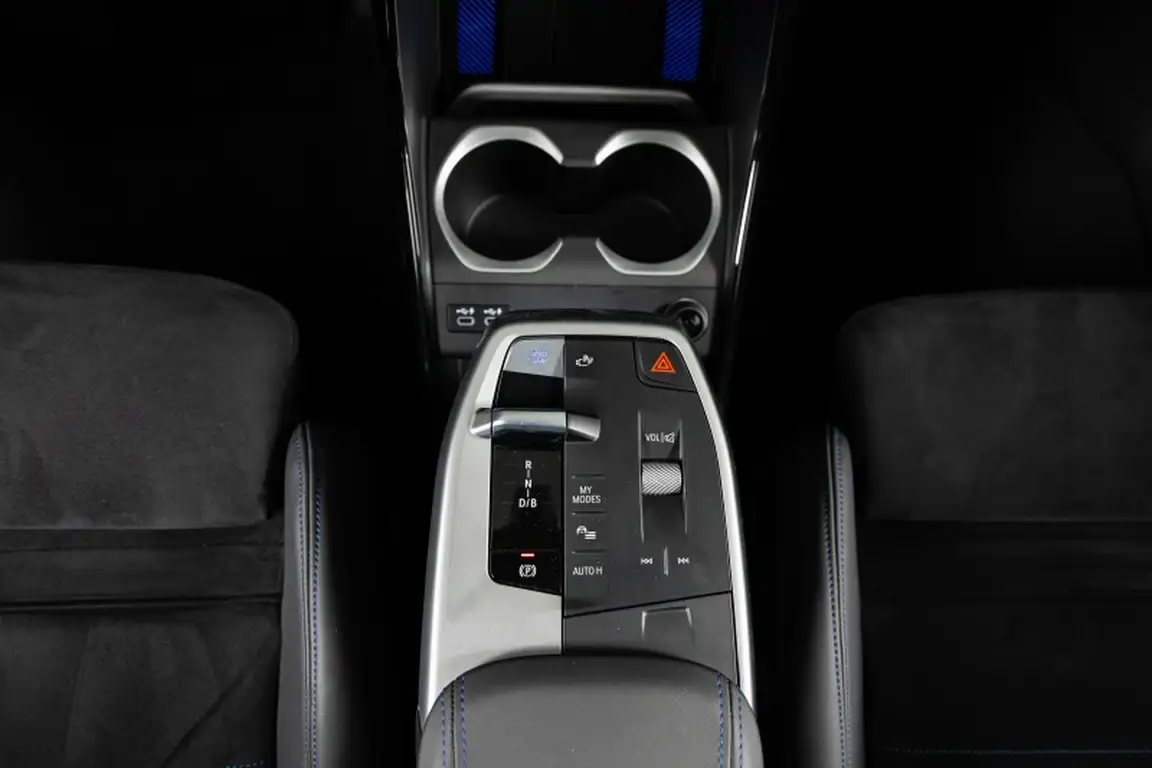 BMW IX1