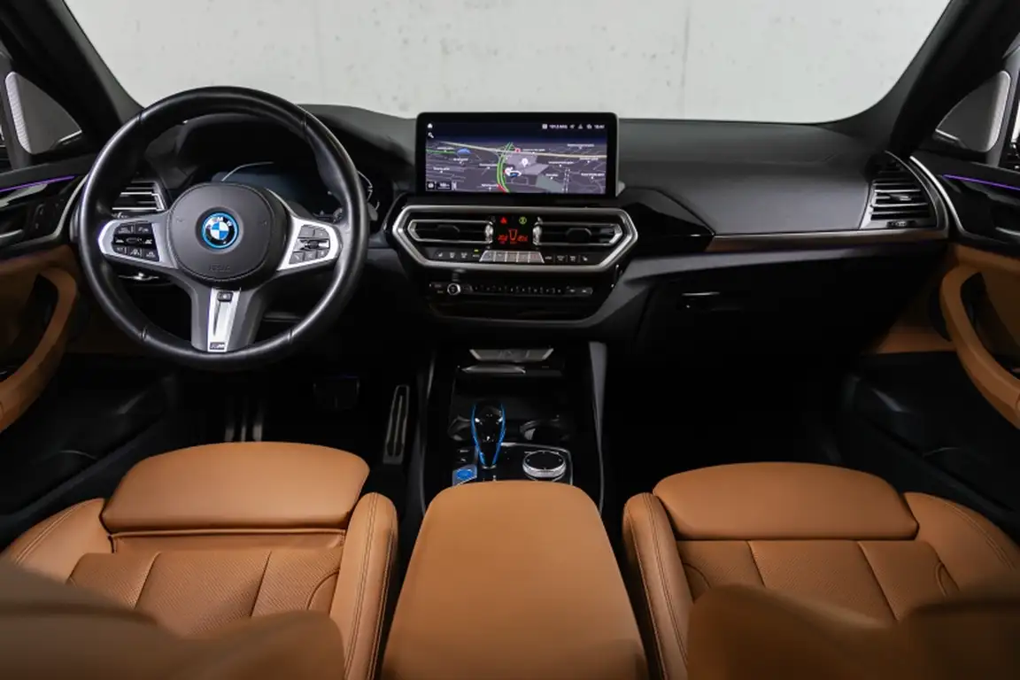 BMW IX3