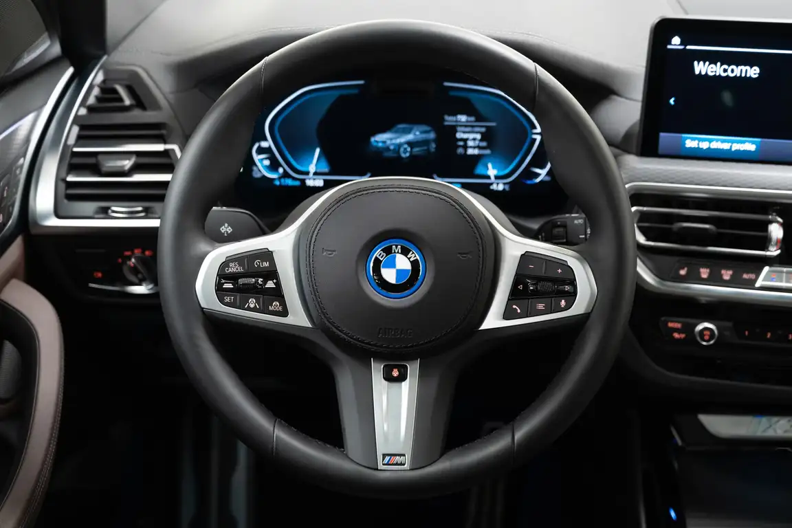 BMW IX3