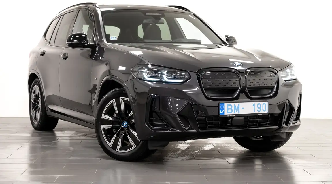 BMW IX3