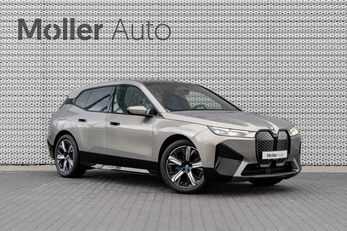 BMW IX
