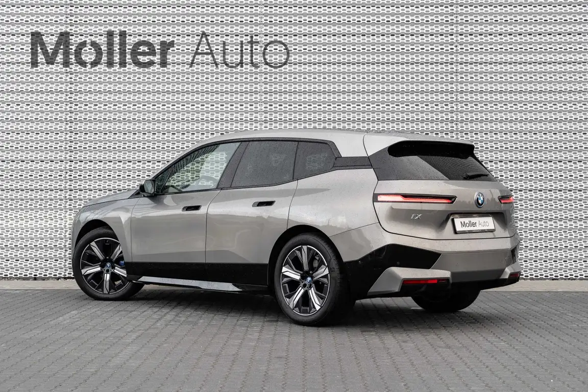 BMW IX