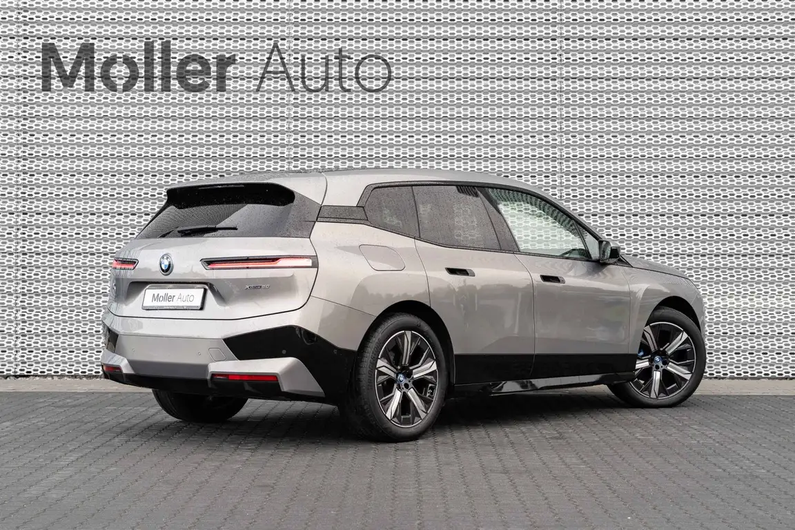 BMW IX