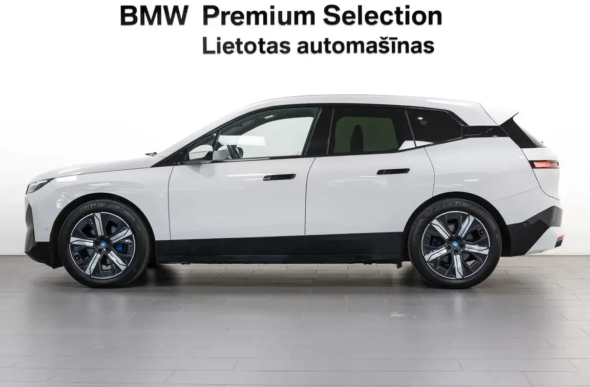 BMW IX
