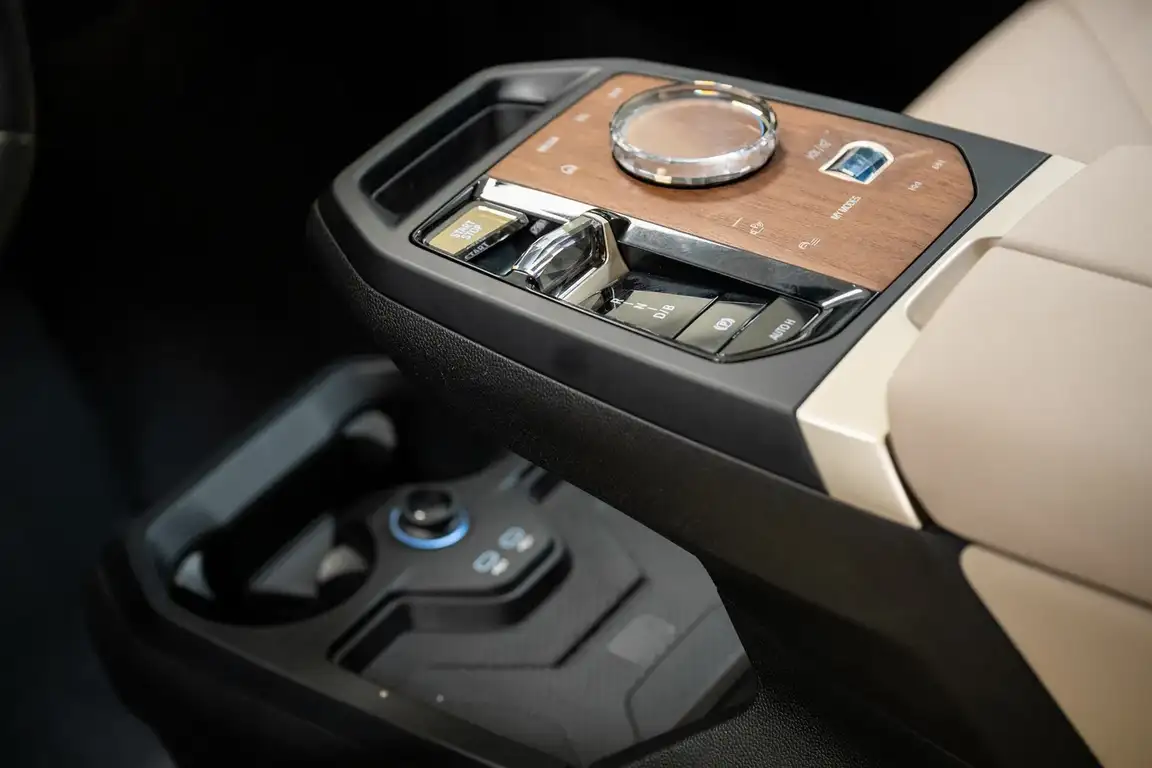 BMW IX
